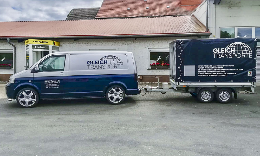 Kurierfahrten | Transporter mit Hänger